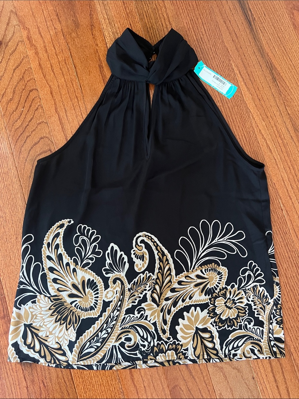 Hi neck sleeveless blouse